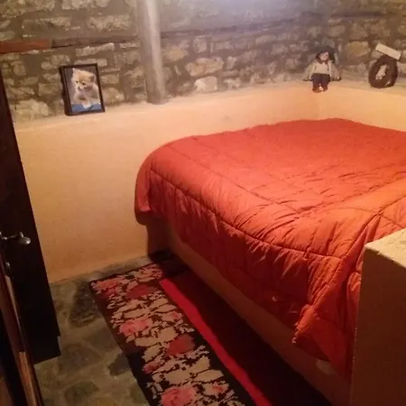 Βίλα Traditional Stone House In Grevenon *